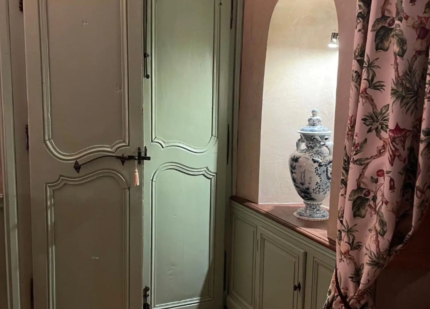 Castle In The Beautiful French Countryside With All Modern Comfort Terrou