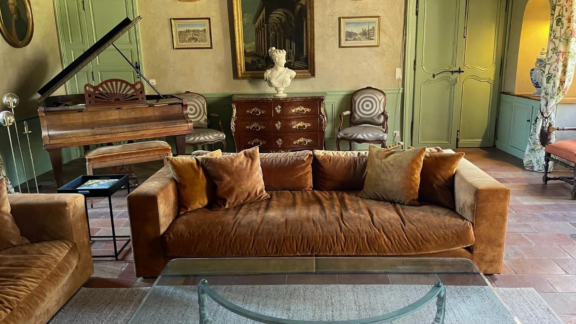 Castle In The Beautiful French Countryside With All Modern Comfort Terrou 0*,  Frankrike